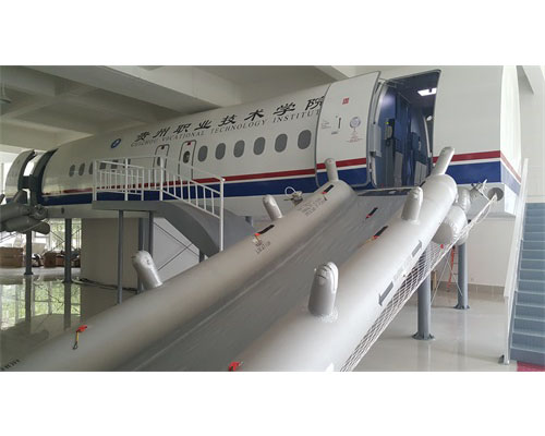 天津A320撤离训练舱