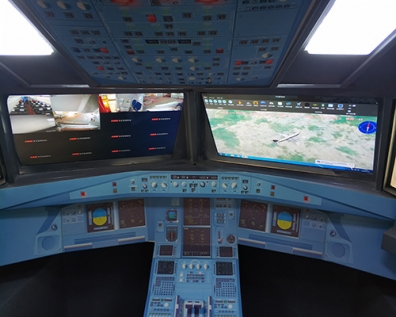 六自由度模拟飞行训练器